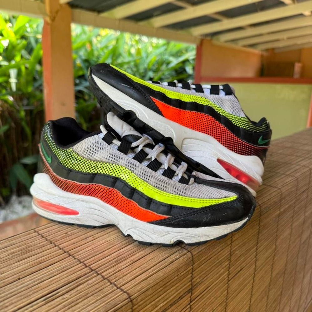 Nike Air Max 95 RF GS Boys Size 6Y Sneakers Neon Collection Retro AV5138-001